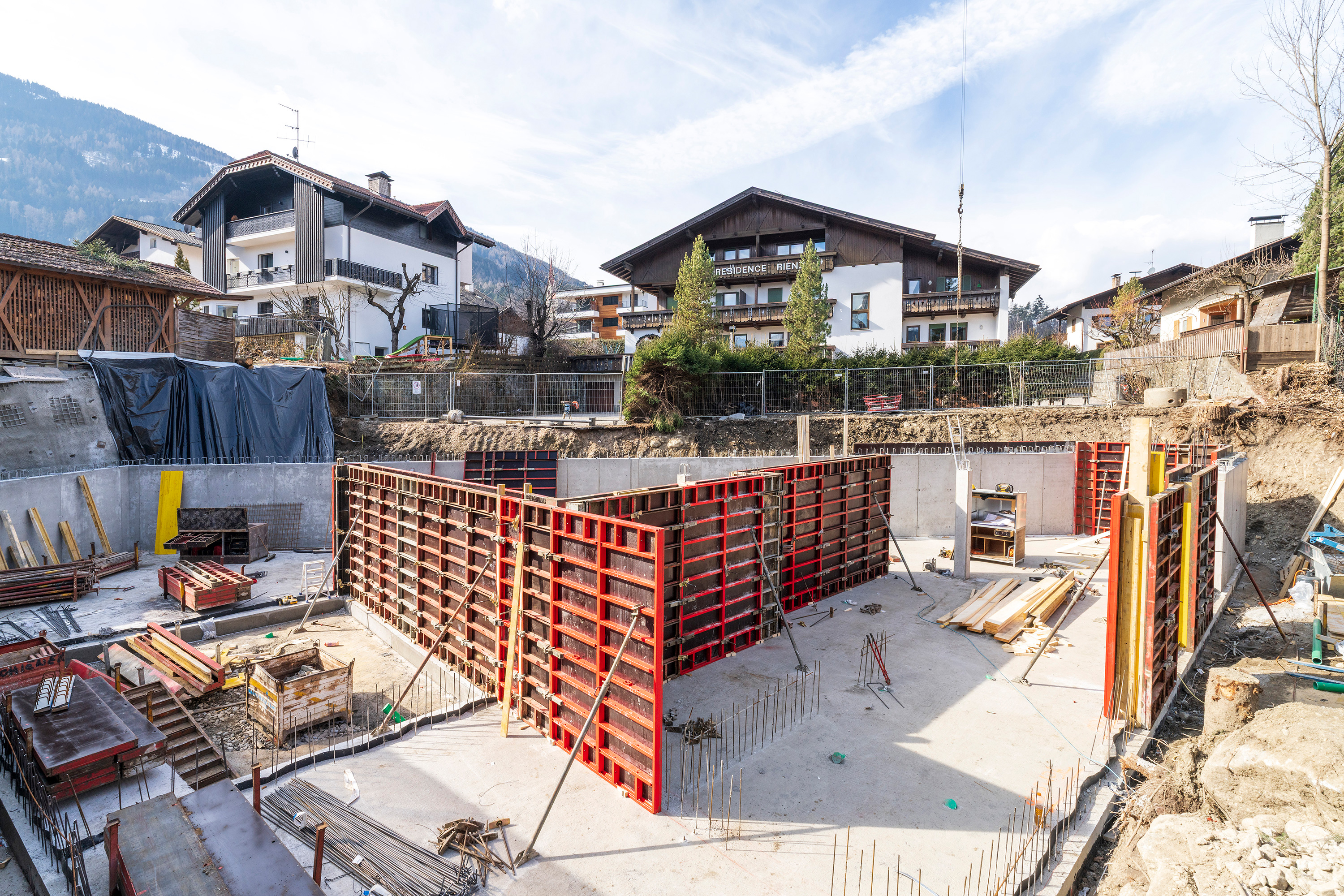 Casa residenziale con parcheggio interrato